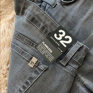Size 32 skinny ankle Joe’s Jeans